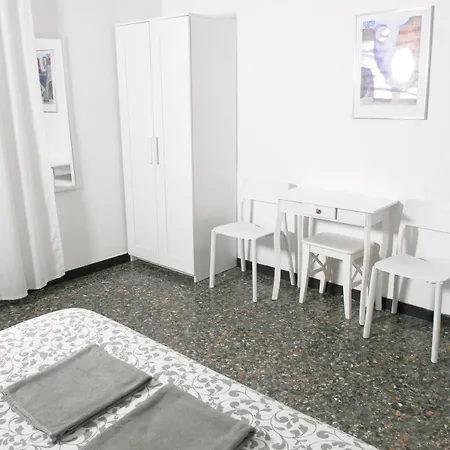 La Pergola Private Parking