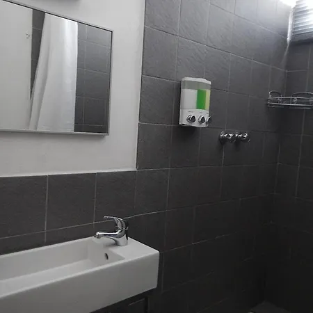 La Pergola Private Parking