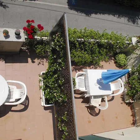 La Pergola Affittacamere 2*