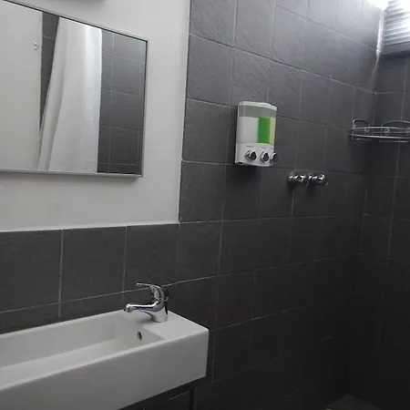 Gasthuis La Pergola Private Parking