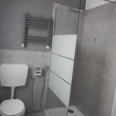 La Pergola Affittacamere 2*